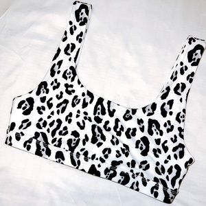 Size medium Fabletics sports bra